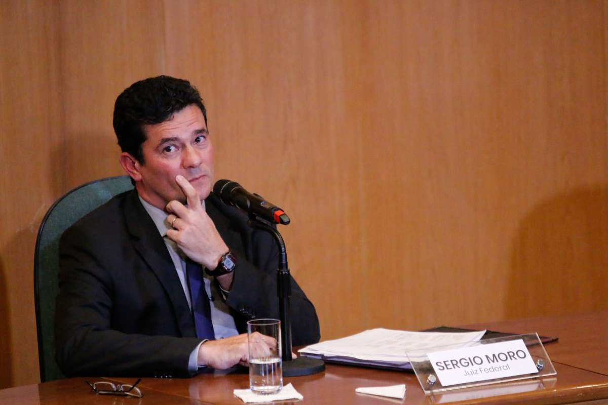 1-06-8--20 - AGÊNCIA DE NOTÍCIAS/PARCEIRO - Coletiva do Juiz Sergio Moro, nesta terça-feira (06), na Justiça Federal em Curitiba, para esclarecer as razões de ter aceitado participar do governo e apresentar suas propostas de atuação. Foto: Gisele Berthier/Parceiro/Agência O Dia