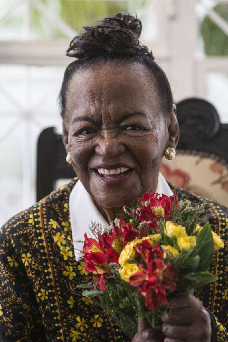 A atriz Ruth de Souza em ensaio fotogr&aacute;fico para a o DIA em 2018 - ARQUIVO/O DIA