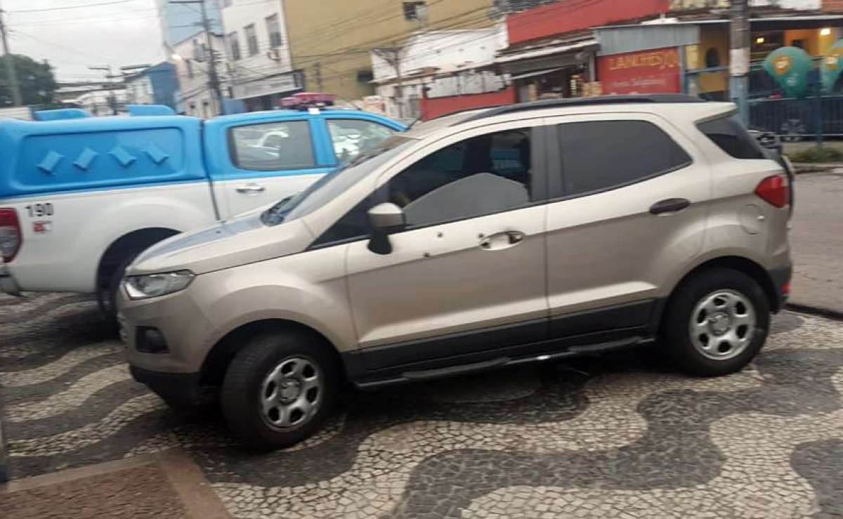 Carro em que Adeclyr estava