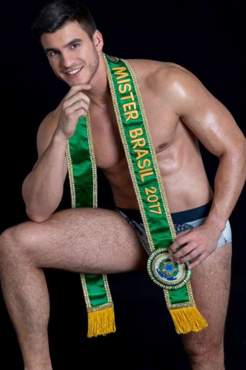 Mister Brasil Bruno Poczinek disputará com mais de 20 países o título de Mister Grand International