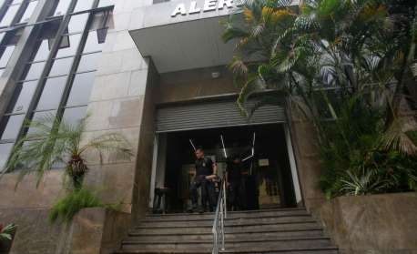 Antigo anexo da Assembleia Legislativa entre a demolição e o tombamento