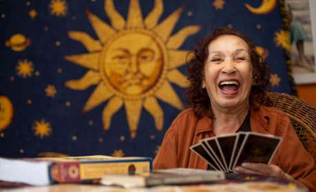 Astróloga Zora Yonara é enterrada no Cemitério São João Batista, em Botafogo