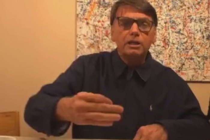 Bolsonaro disse que deve apresentar ministro do Meio Ambiente na próxima semana
Bolsonaro disse que deve apresentar ministro do Meio Ambiente na próxima semana