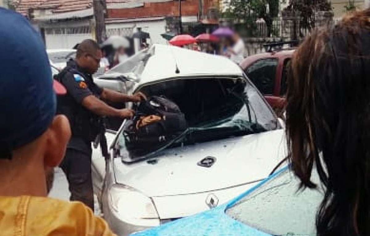 O homem estaria com vários pertences de vítimas