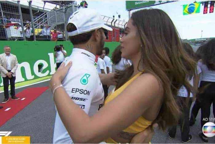 Anitta e Lewis Hamilton em Interlagos 