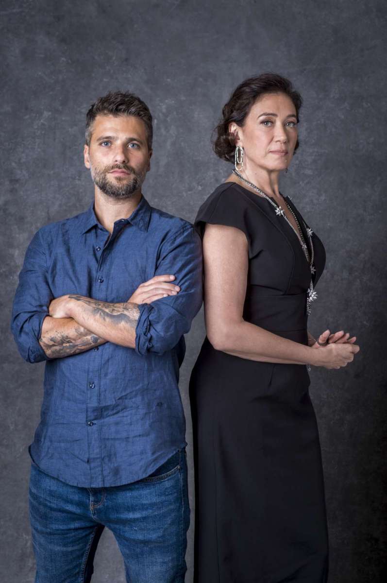 Gabriel (Bruno Gagliasso) e Valentina (Lilia Cabral)