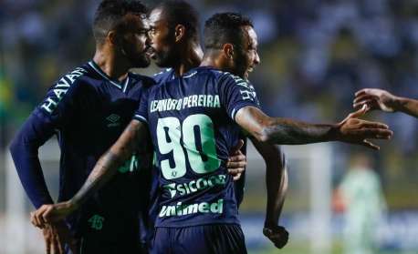 Chapecoense derrota Santos no Pacaembu e deixa Vasco perto da zona da morte