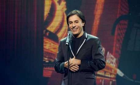 Apresentado por Tom Cavalcante em parceria com Clarice Falcão, 'LOL: Se Rir, Já Era' mistura comédia e reality show