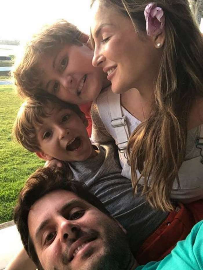 Marido de Claudia Leitte posta foto e diz: 'você merece respeito'