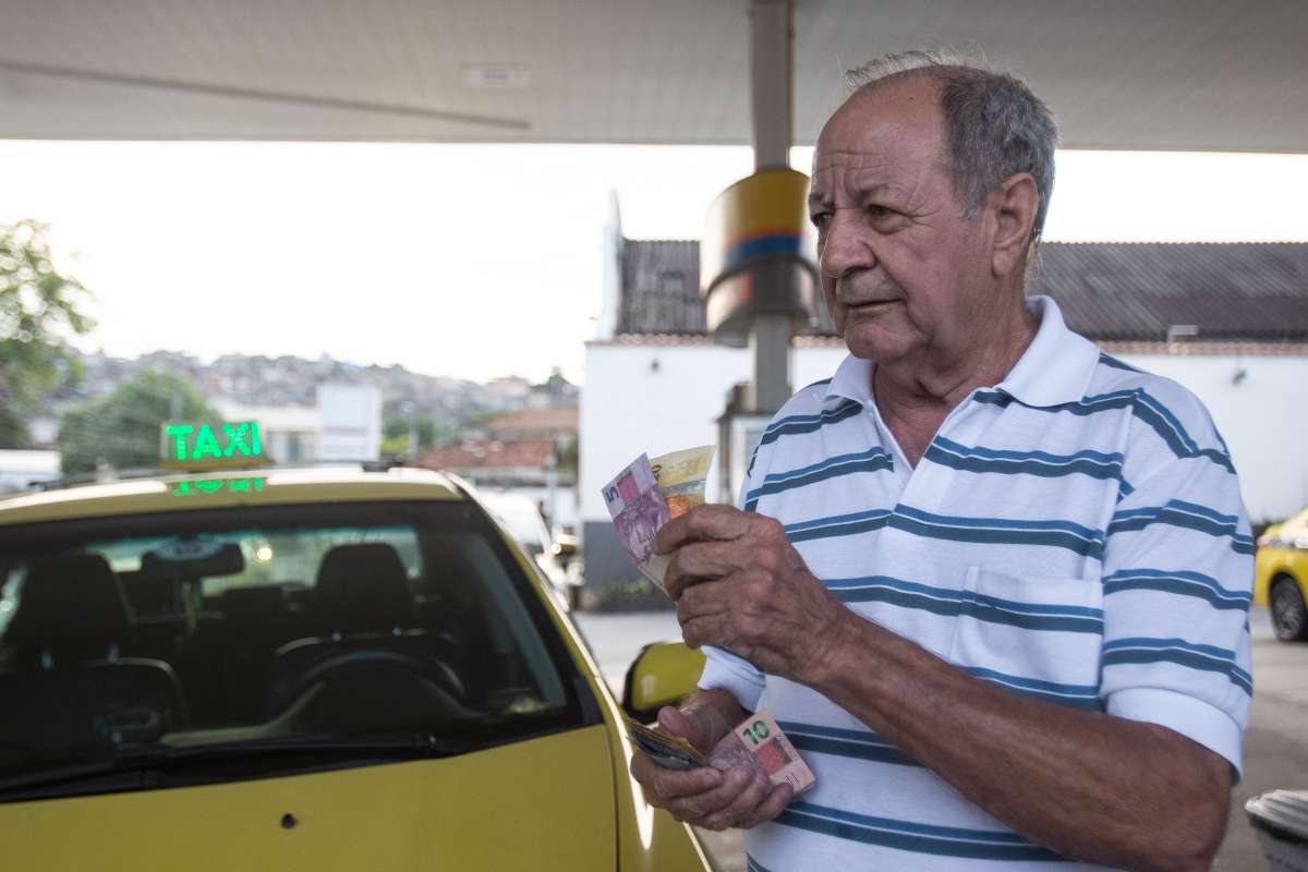O motorista Israel Magalhães desabafa:
