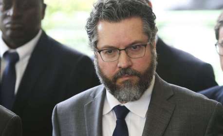 Ernesto Araújo aciona STF contra quebra de sigilo aprovada pela CPI da Covid