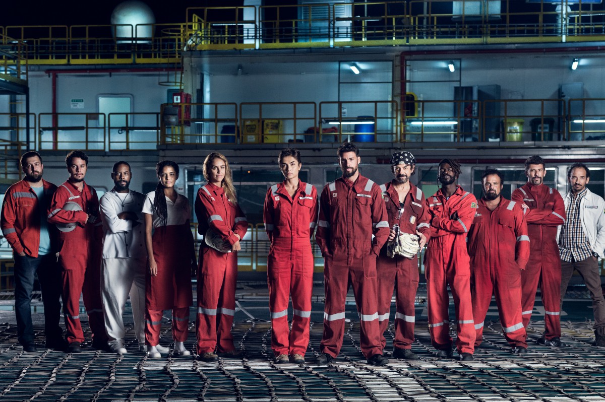 Dante (Cauã Reymond) e seus colegas de trabalho em 'Ilha de Ferro' - Estevam Avellar/TV Globo