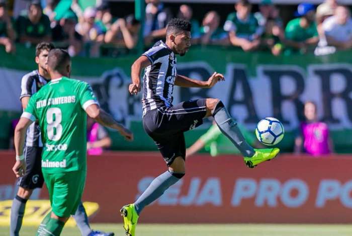 Botafogo levou a melhor sobre a Chape