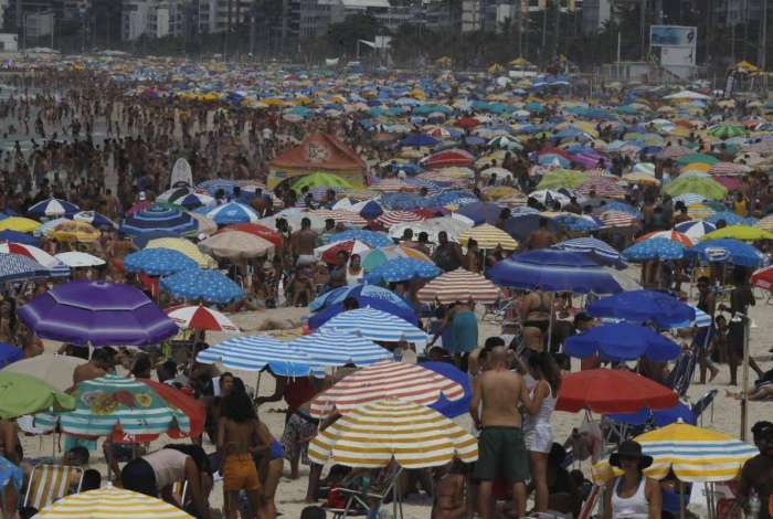 Cariocas lotaram a  Praia de Ipanema, na Zona Sul 