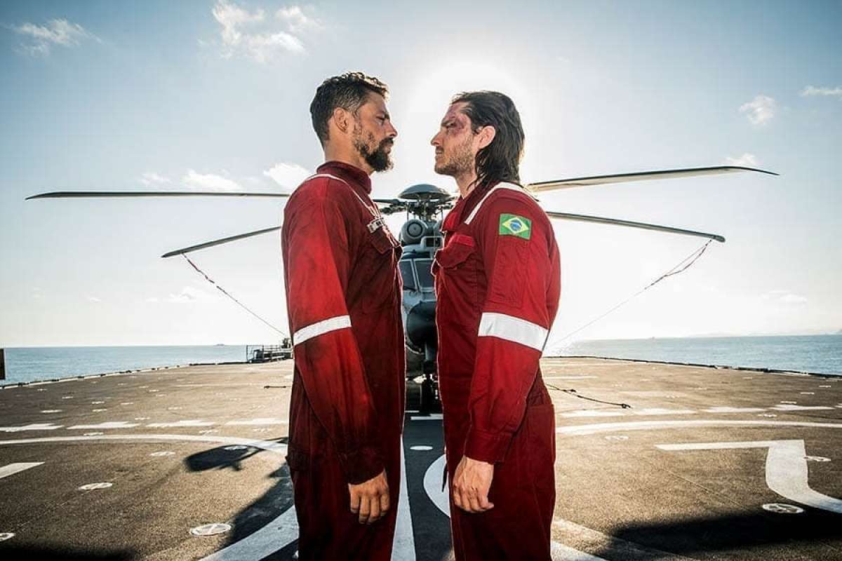 Cauã Reymond nos bastidores de 'Ilha de Ferro'
