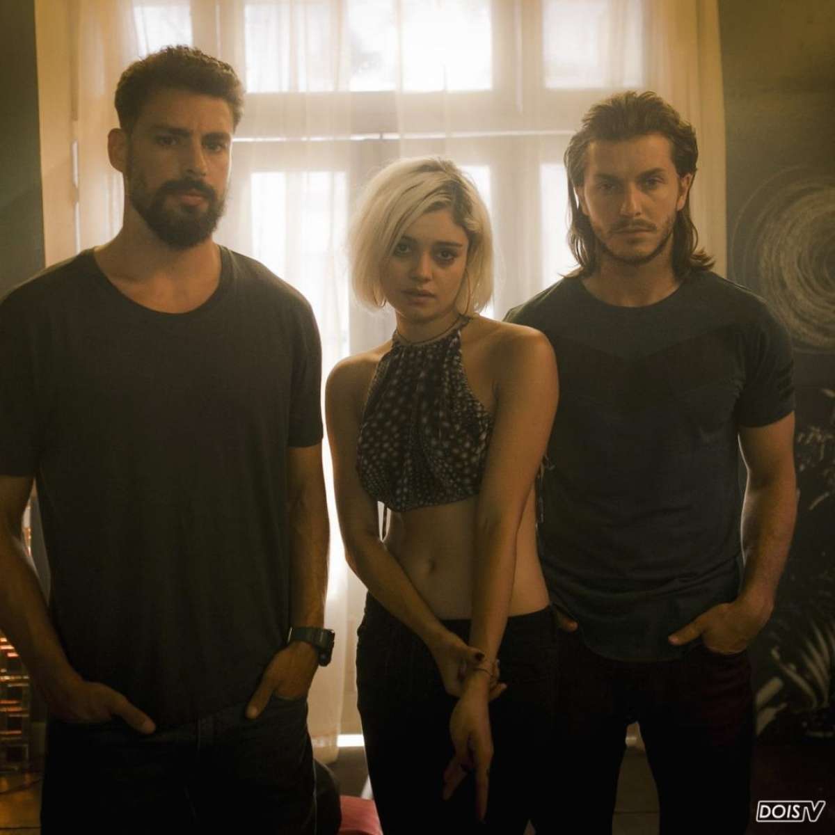 Cauã Reymond nos bastidores de 'Ilha de Ferro'