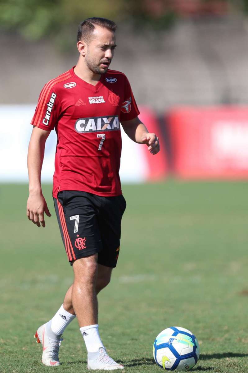Everton Ribeiro em treino do Flamengo