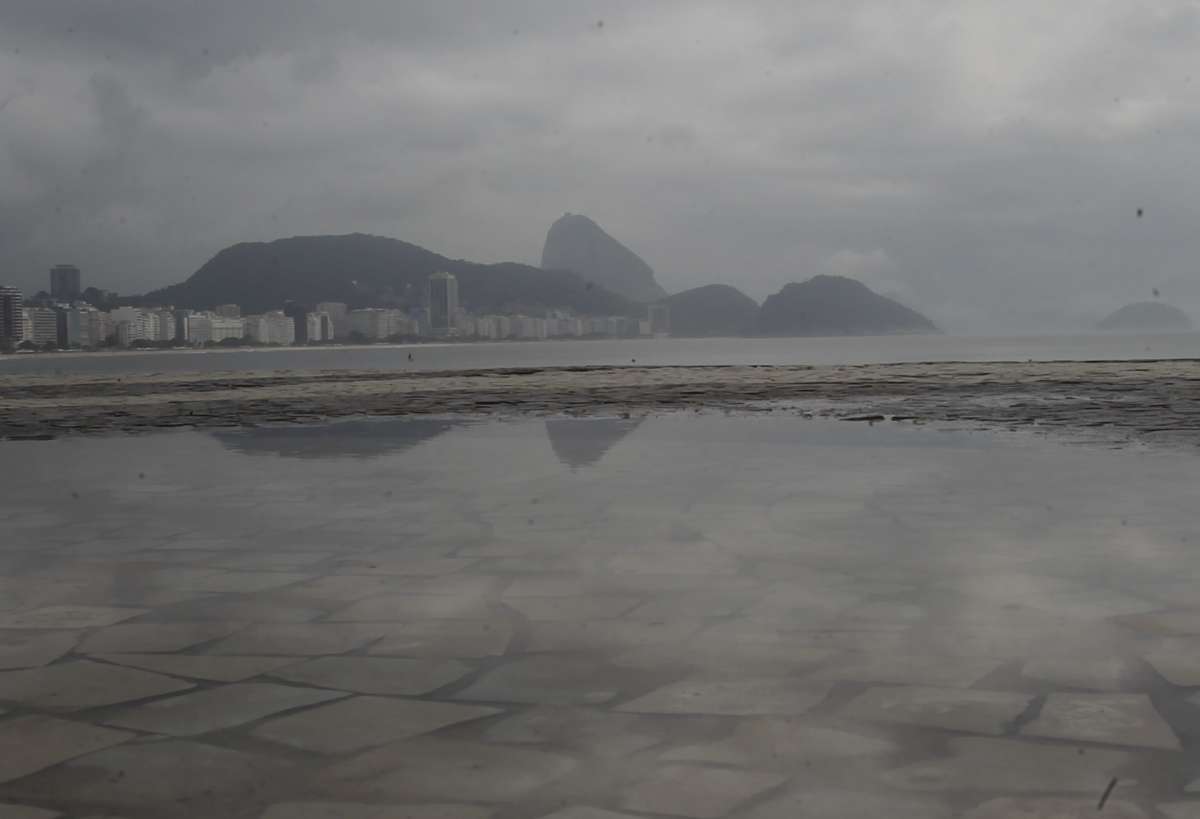 Tempo muda no Rio nesta sexta-feira, após calorão e dia de praias cheias na Zona Sul 