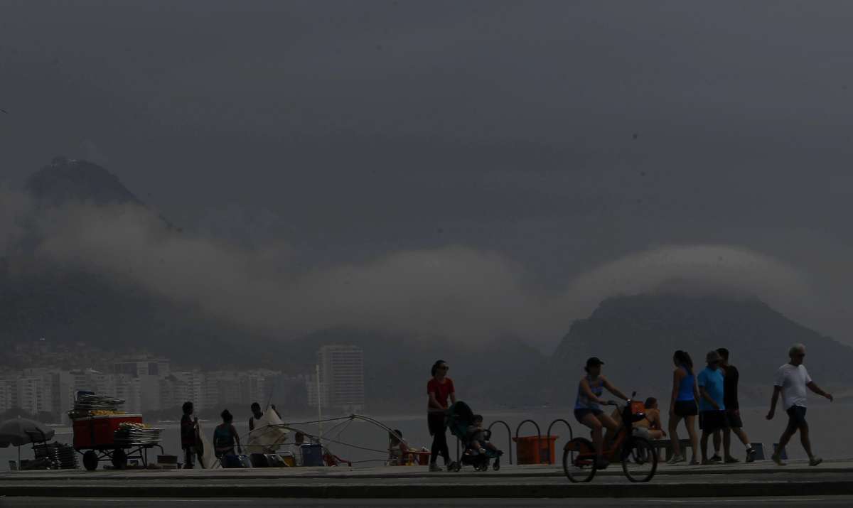 Tempo muda no Rio nesta sexta-feira, após calorão e dia de praias cheias na Zona Sul 