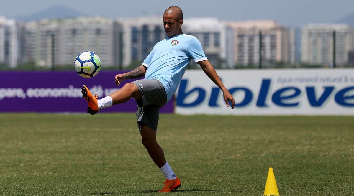 Com contrato no fim, Marcos Junior tem cobrado a diretoria pelos atrasos - LUCAS MERÇON / FLUMINENSE