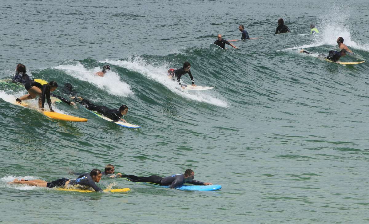 Dia de sol calor praias cheias e turistas na Zona Sul.Na foto,Arpoador.               Estefan Radovicz / Agência O Dia                             CIDADE,RIO,LAZER,PRAIS