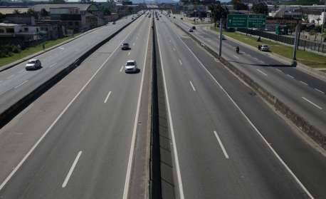 Dutra tem pedágio reduzido após concessionária renovar concessão 