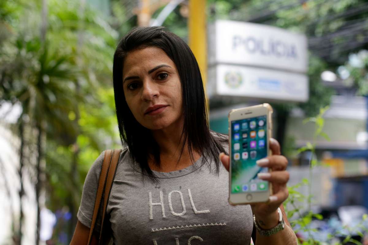 Dezenas de celulares são furtados em evento no Santo Cristo