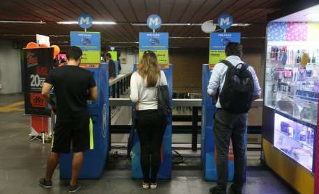 Justiça determina que MetrôRio volte com guichê presencial