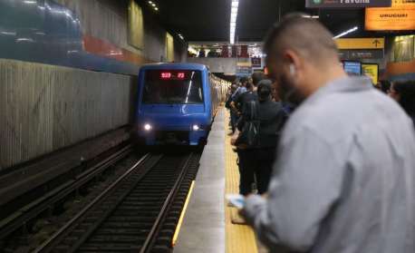 MetrôRio tem corte de energia entre a Glória e Carioca; serviço já foi restabelecido