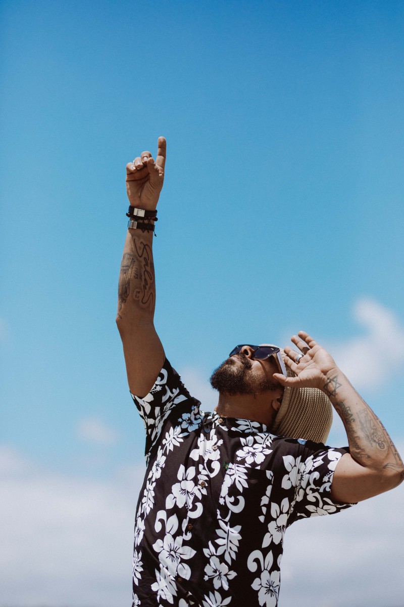 Marcelo Falc&atilde;o durante a grava&ccedil;&atilde;o do clipe "Viver"