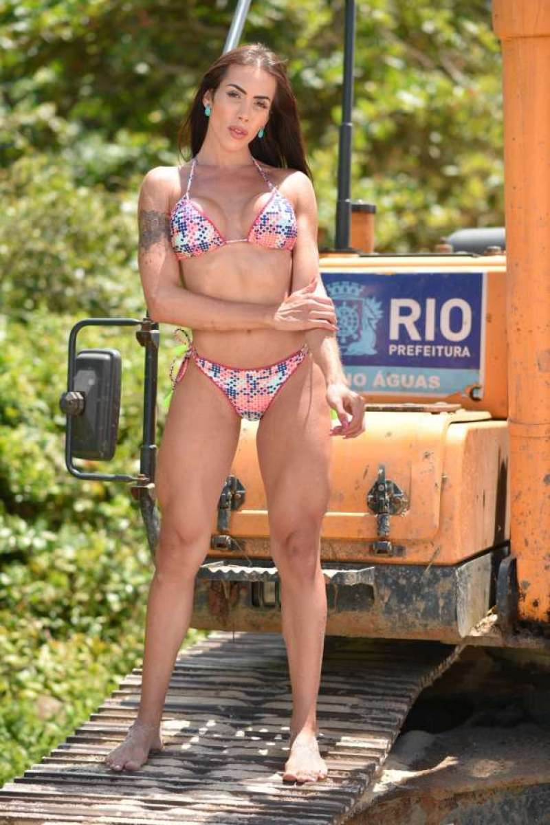 Priscila Reis faz seu primeiro ensaio sensual como modelo profissional