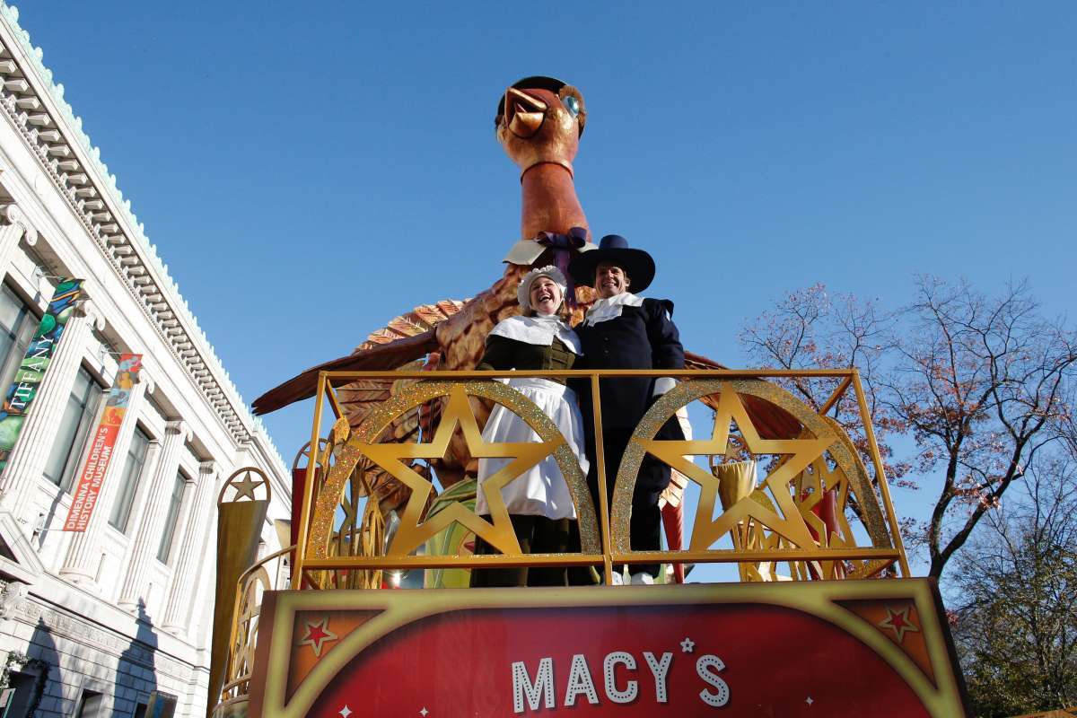 NEW YORK, NY - NOVEMBER 22: A reveller gets ready before the 92nd annual Macys Thanksgiving Day Parade Parade on November 22, 2018 in New York City.   Kena Betancur/Getty Images/AFP