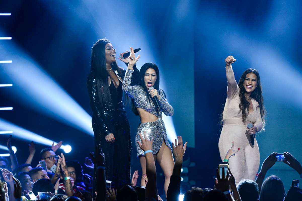 Simone e Simaria com Ludmilla