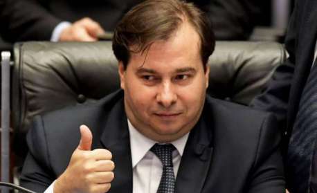 Rodrigo Maia decide se filiar ao PSDB após meses sem partido