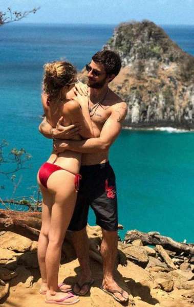 Laura Neiva e Chay Suede estão juntos novamente