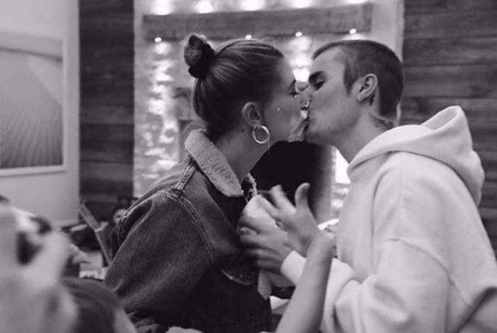 Justin Bieber e sua esposa Hailey Bieber - Reprodução da internet