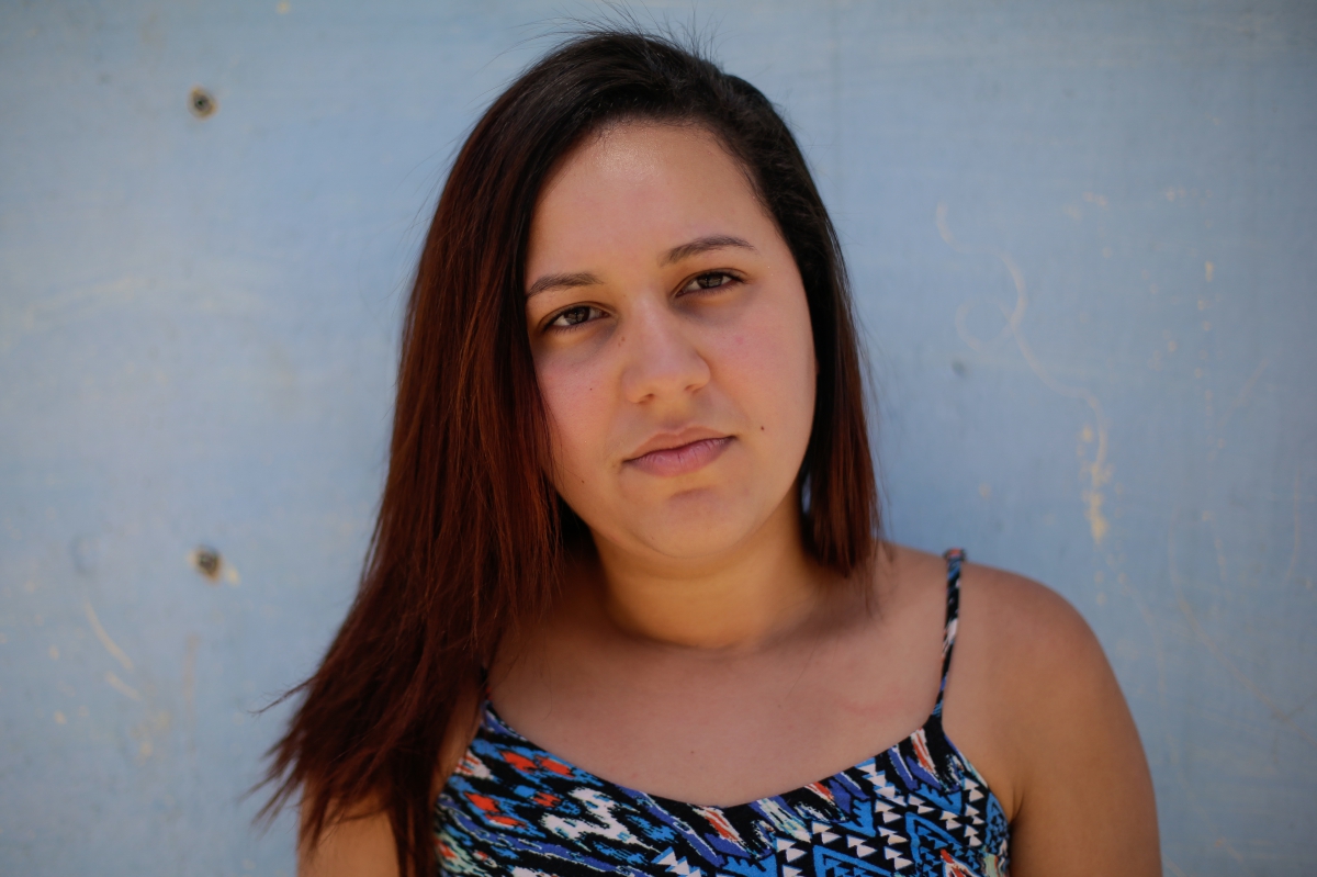 Rio de Janeiro, 23/11/2018 - ESPECIAL BAIXADA - Moradores relatam o descaso da prefeitura. Na foto acima a moradora Millena Manhes. Foto: Luciano Belford/Agencia O Dia