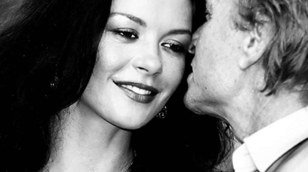 Catherine Zeta-Jones e seu marido Michael Douglas são casados há 18 anos - Reprodução da internet