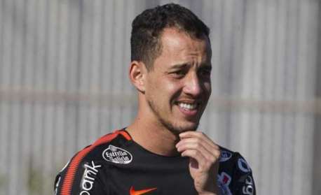 Ex-Corinthians revive polêmica de 2019 e afirma ter jogado mais que Arrascaeta, do Flamengo