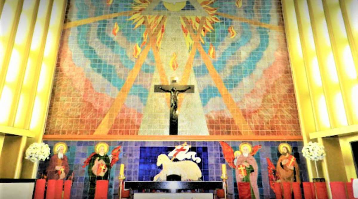 O imponente painel do século passado: demolição polêmica - Reprodução Facebook/Matriz de S.Sebastião