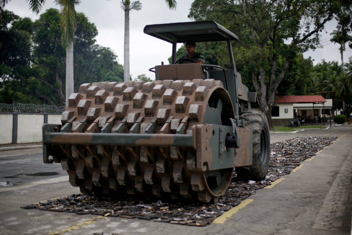 Rio de Janeiro, 27/11/2018 - Operao Vulco II. Finalidade de destruir cerca de 10.000 armas apreendidas em diversas atividades. A cerimnia de destruio ocorreu no Batalho de Manuteno e Suprimento de Armamento. Na avenida Duque de Caxias em Derodo Foto: Luciano Belford/Agncia O Dia