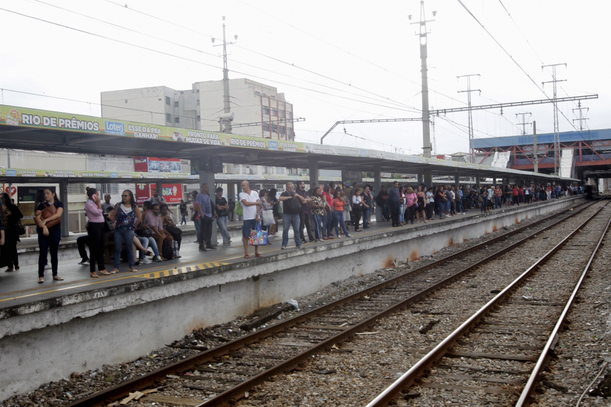 Descarrilamento de Trem em Madureira esta??o cheia
Foto  Severino Silva Agencia O Dia