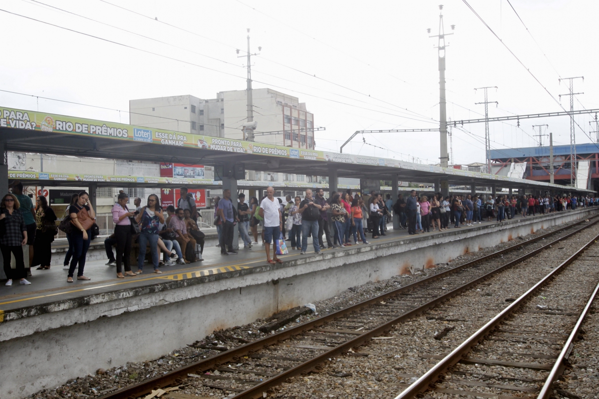 Descarrilamento de Trem em Madureira esta??o cheia
Foto Severino Silva Agencia O Dia