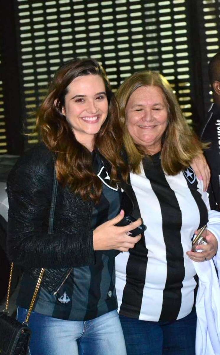 Juliana Paiva e a mãe, Maria Cristina