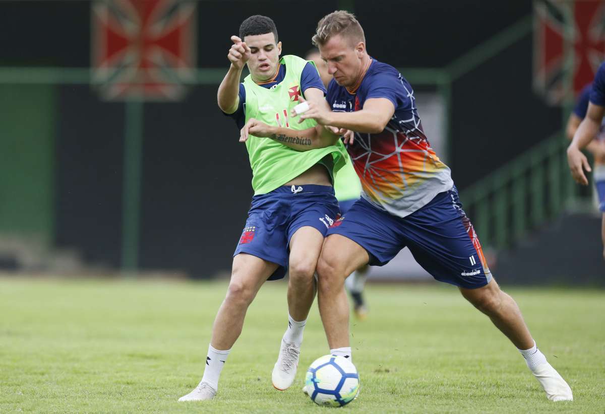 Maxi López vê o Vasco focado para a 'decisão' contra o Ceará