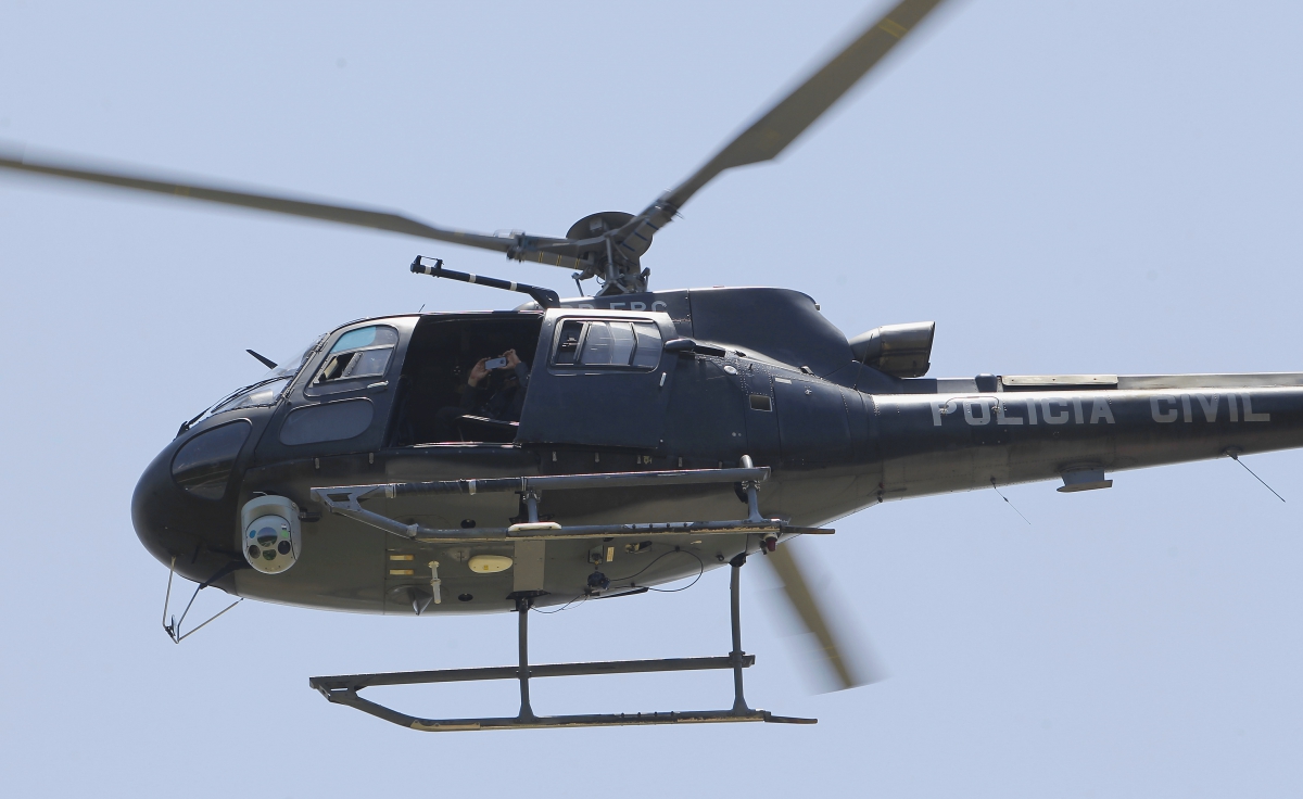 Delegacia do Meio Ambiente com apoio da Core[-cordenadoria de recursos especiais da policia civil fizeram uma opera??o para apurar denuncia que uma empresa que opera retirando gaz do antigo lix?o de Jardim Gramacho Baixada Fluminense estaria jogando chorume[residuo do lixo na Baia da Guanabara.
Severino Silva Agencia O Dia