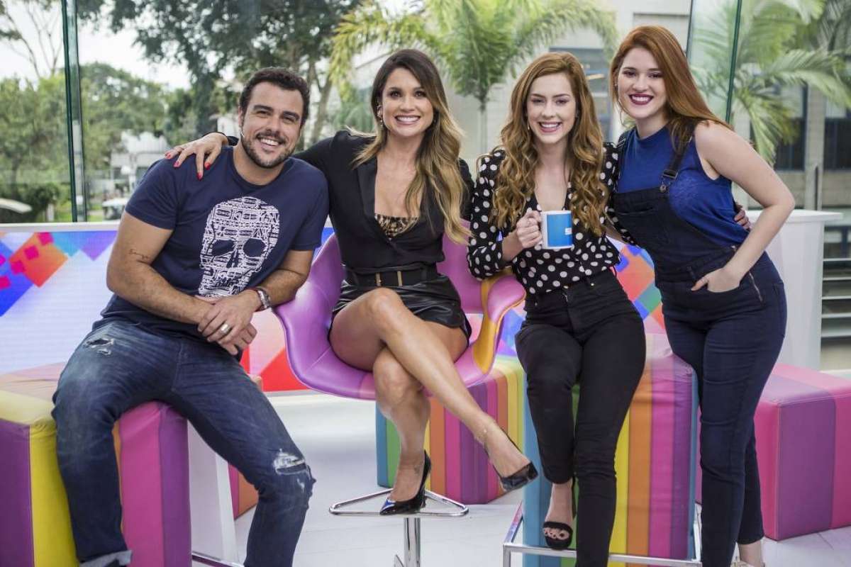 Apresentadores do Vídeo Show com Flávia Alessandra - Divulgação