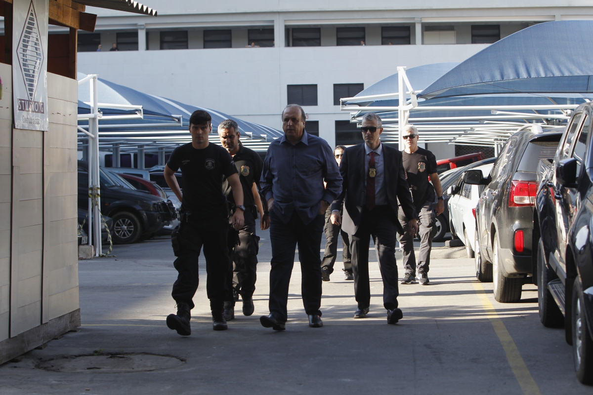 Pez?o chegando na PF
 Severino  Silva Agencia O Dia