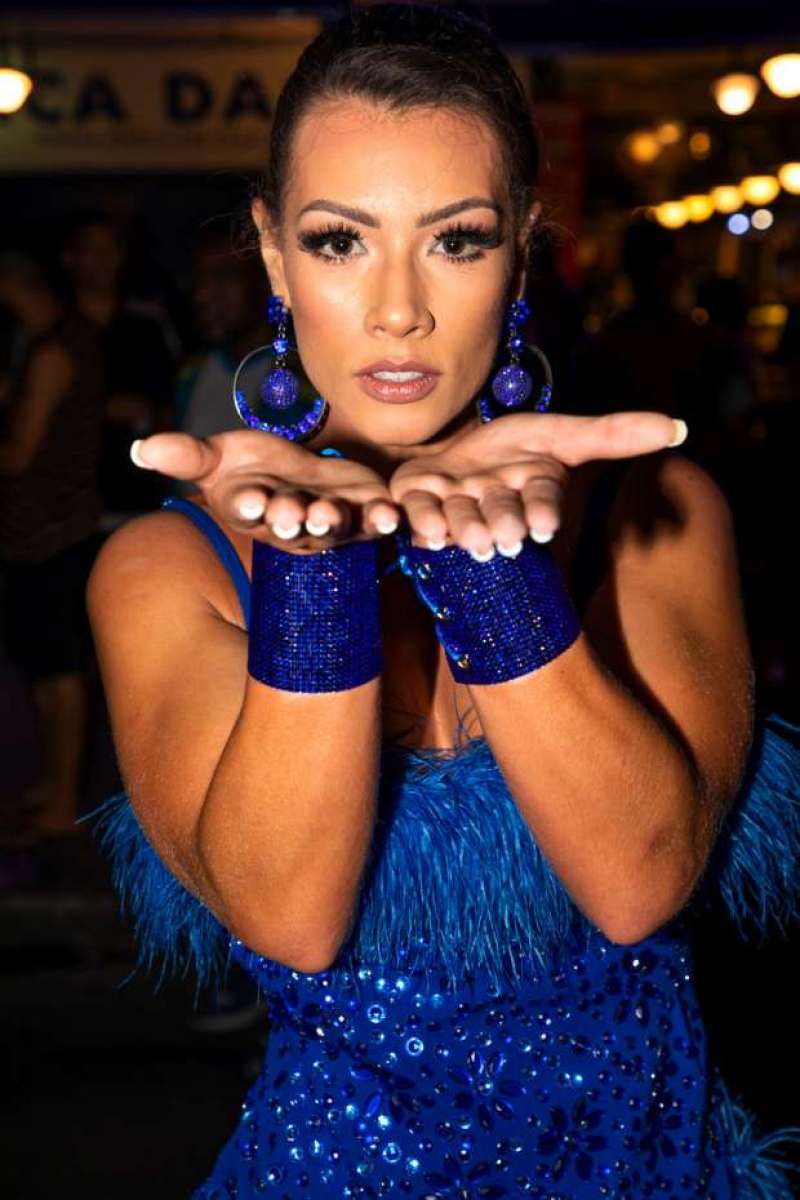 A modelo Wendy Tavares durante o ensaio da escola de samba G.R.E.S. Unidos de Vila Isabel