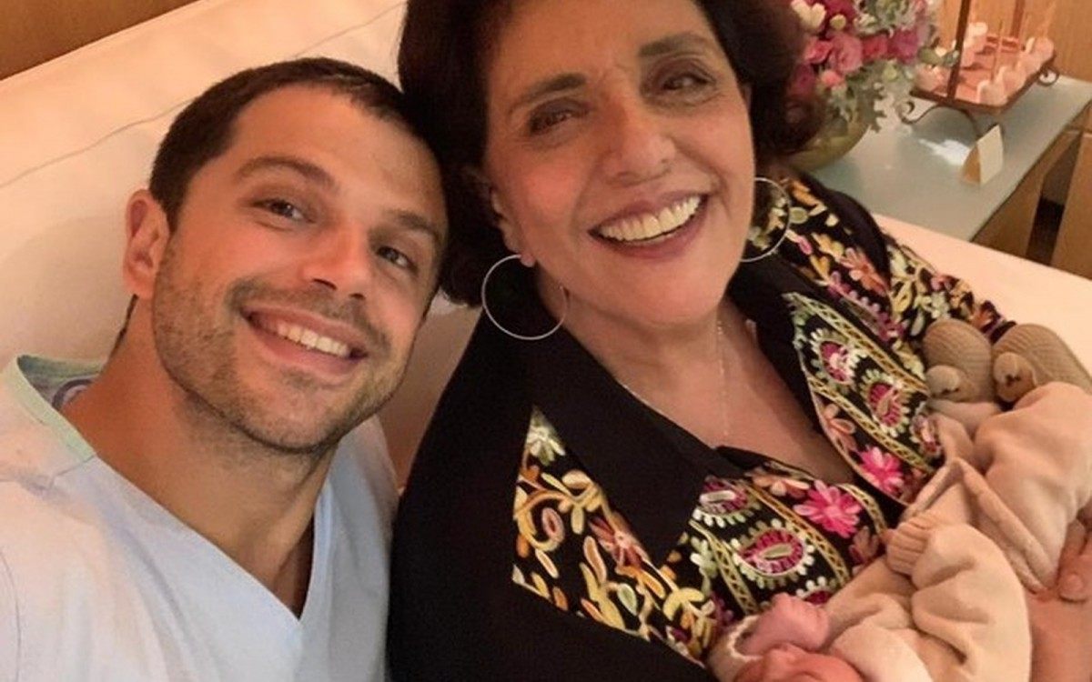 Duda Nagle com a mãe, Leda Nagle, e a filhinha, Zoe